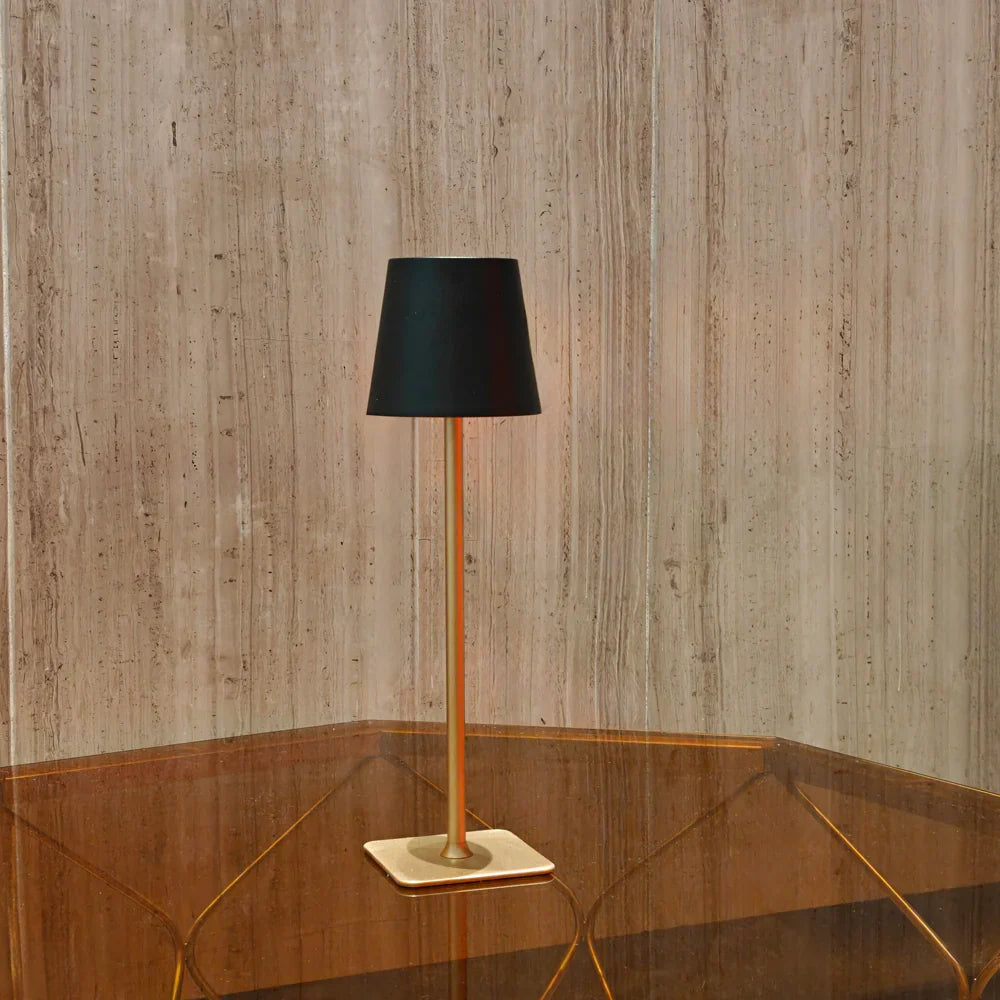 Lámpara de mesa alta regulable con control táctil y luz LED recargable