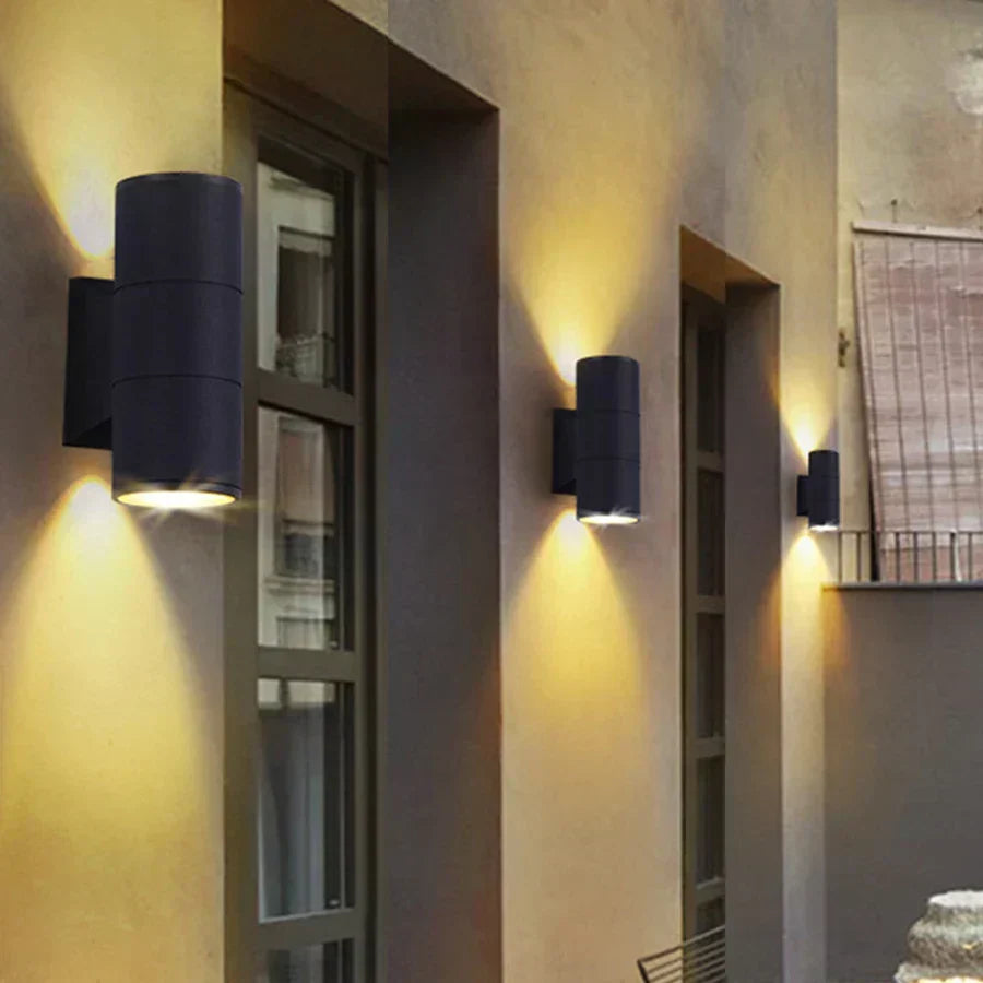 Luz de pared exterior contemporánea con iluminación LED para exteriores