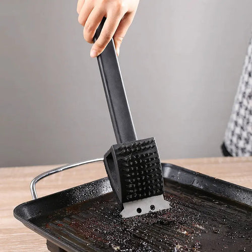 3 in 1 Barbecue Grill Brush with Scraper and Sponge - product detail 2