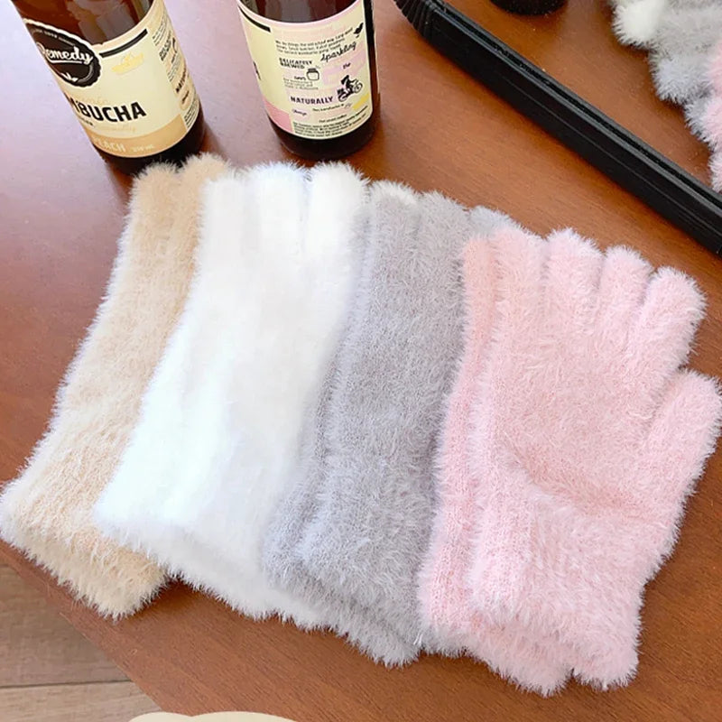 Soft Plush Winter Gloves for Women - product detail 3