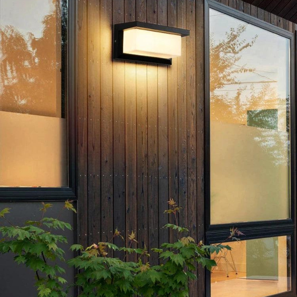 Outdoor LED Wall Light with Motion Sensor – 20W &amp; Weatherproof