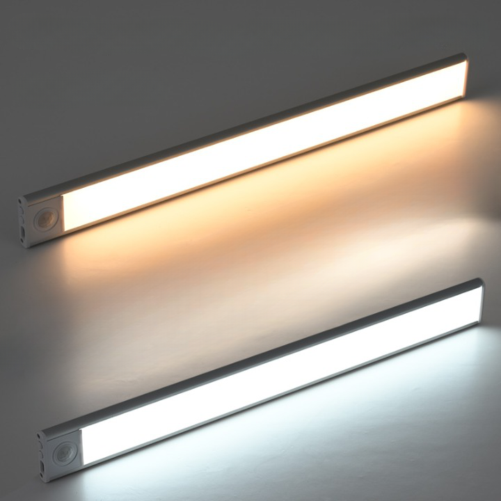 Barra de luz recargable inalámbrica con LED activado por movimiento para uso en interiores