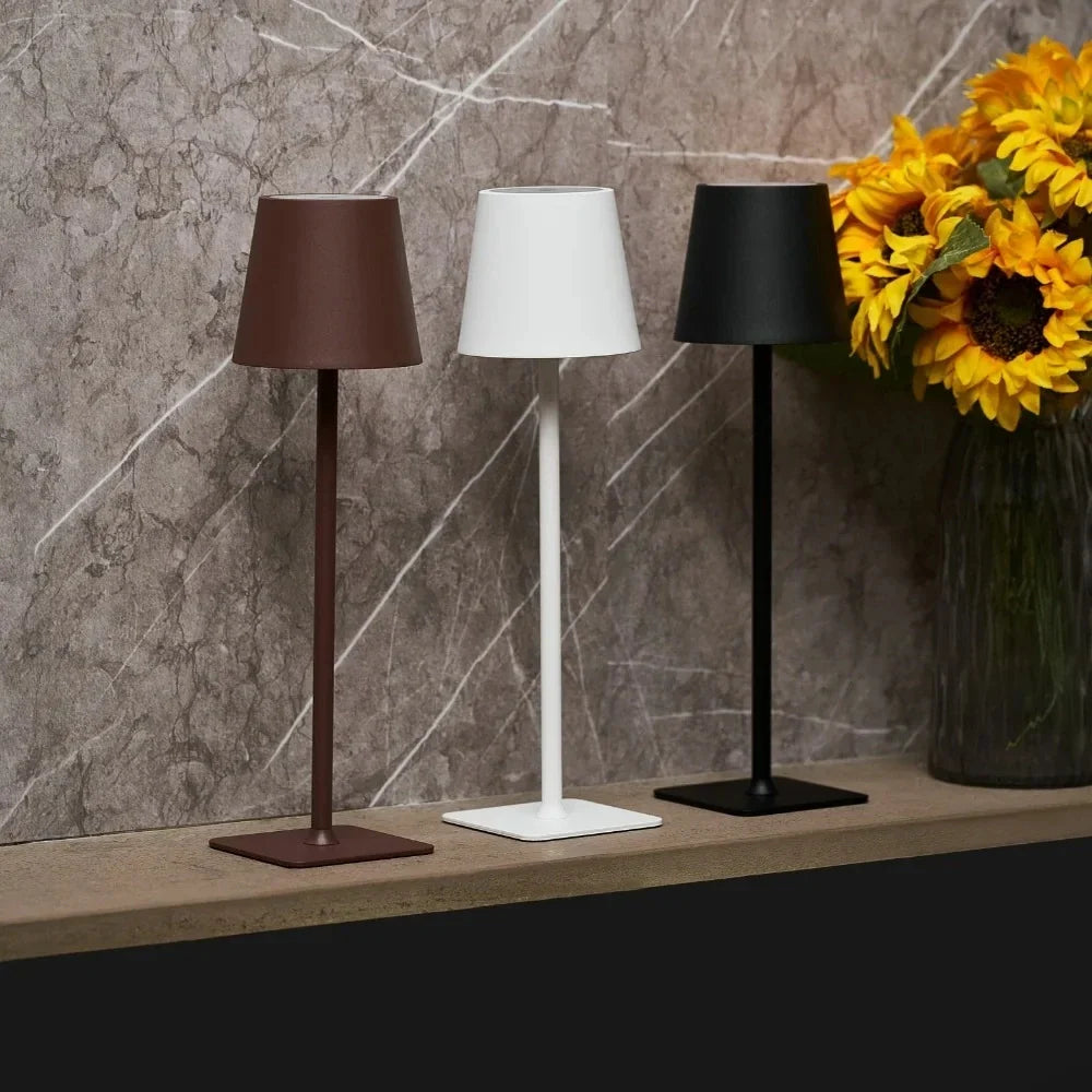 Lámpara de mesa alta regulable con control táctil y luz LED recargable