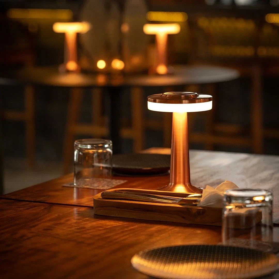 Lámpara de mesa portátil regulable con diseño retro elegante