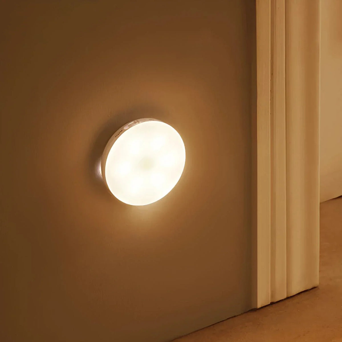 Lámpara automática nocturna con sensor de movimiento y ahorro de energía