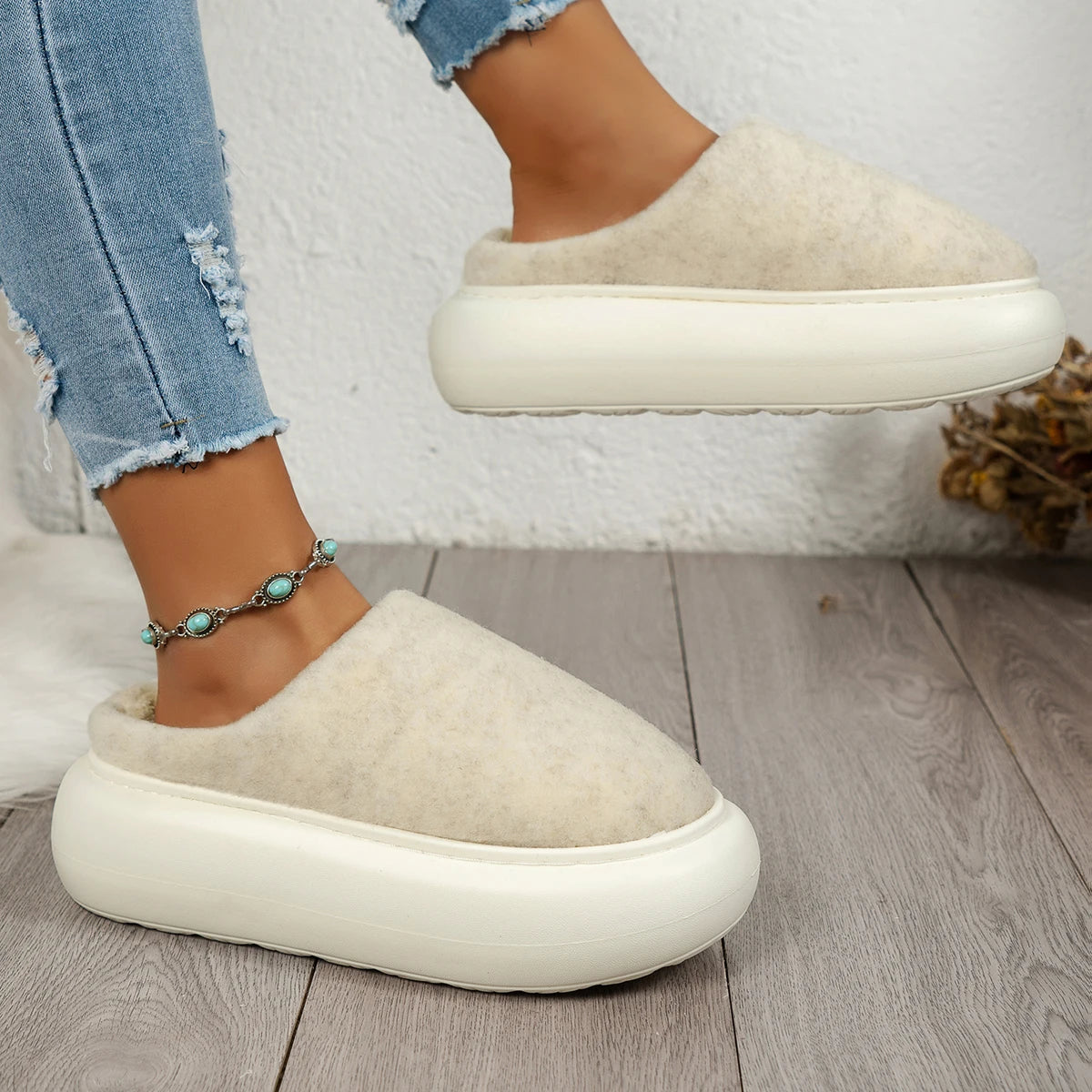 Warm Plush Indoor Winter Slippers for Women - product detail 3