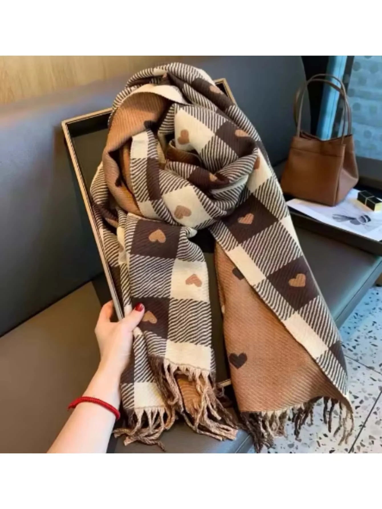 Cozy Checkered Winter Scarf Shawl - product detail 5