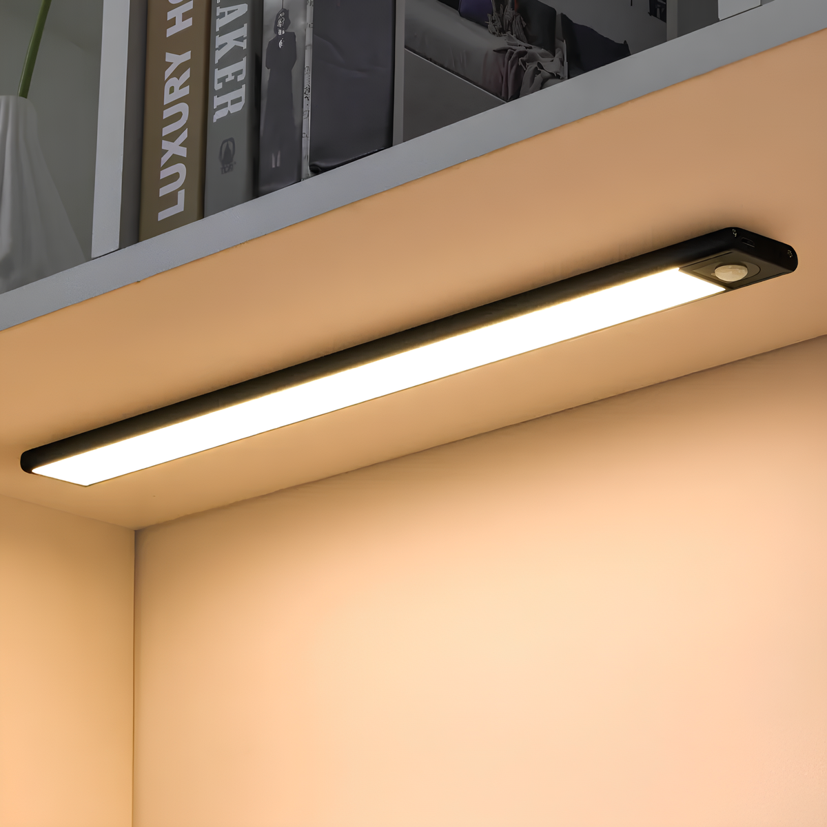 Barra de luz recargable inalámbrica con LED activado por movimiento para uso en interiores