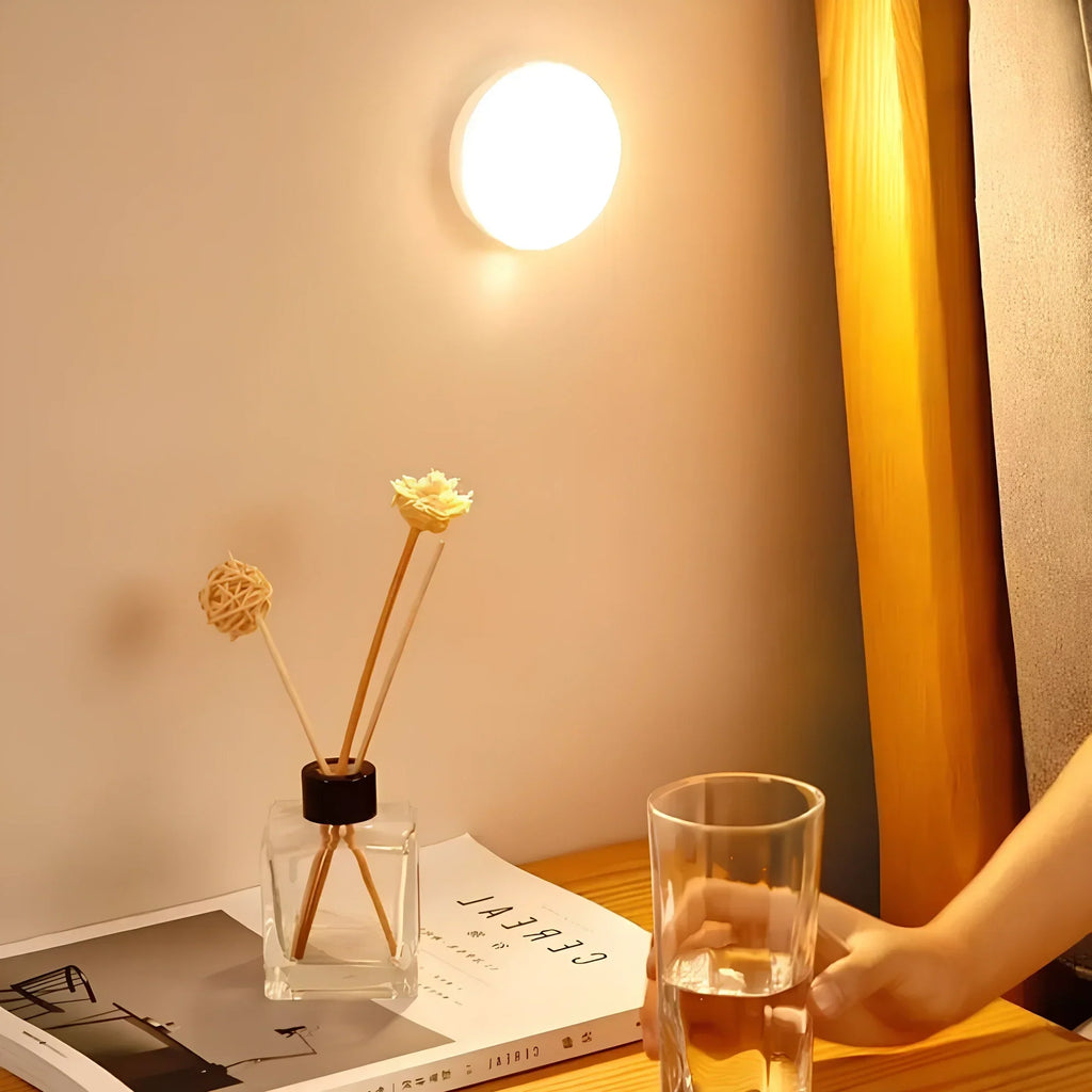 Luz de Iluminación Interior Compacta con Detección Automática de Movimiento