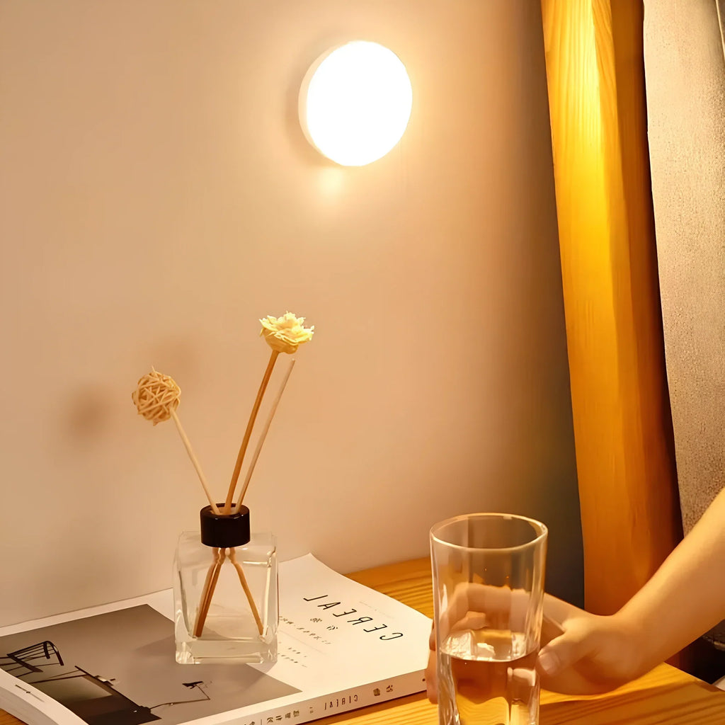Lámpara automática nocturna con sensor de movimiento y ahorro de energía
