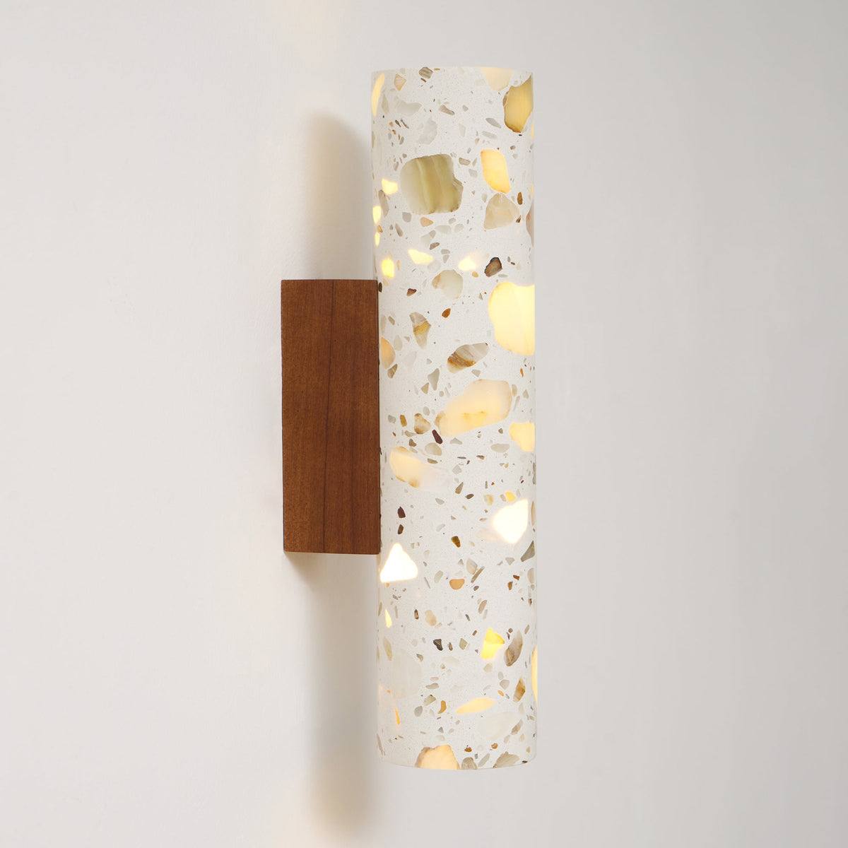Lámparas de pared minimalistas con detalles artísticos