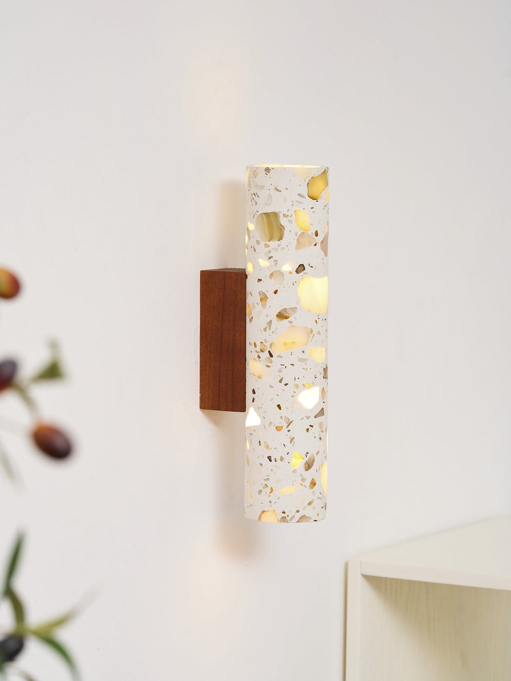 Lámparas de pared minimalistas con detalles artísticos
