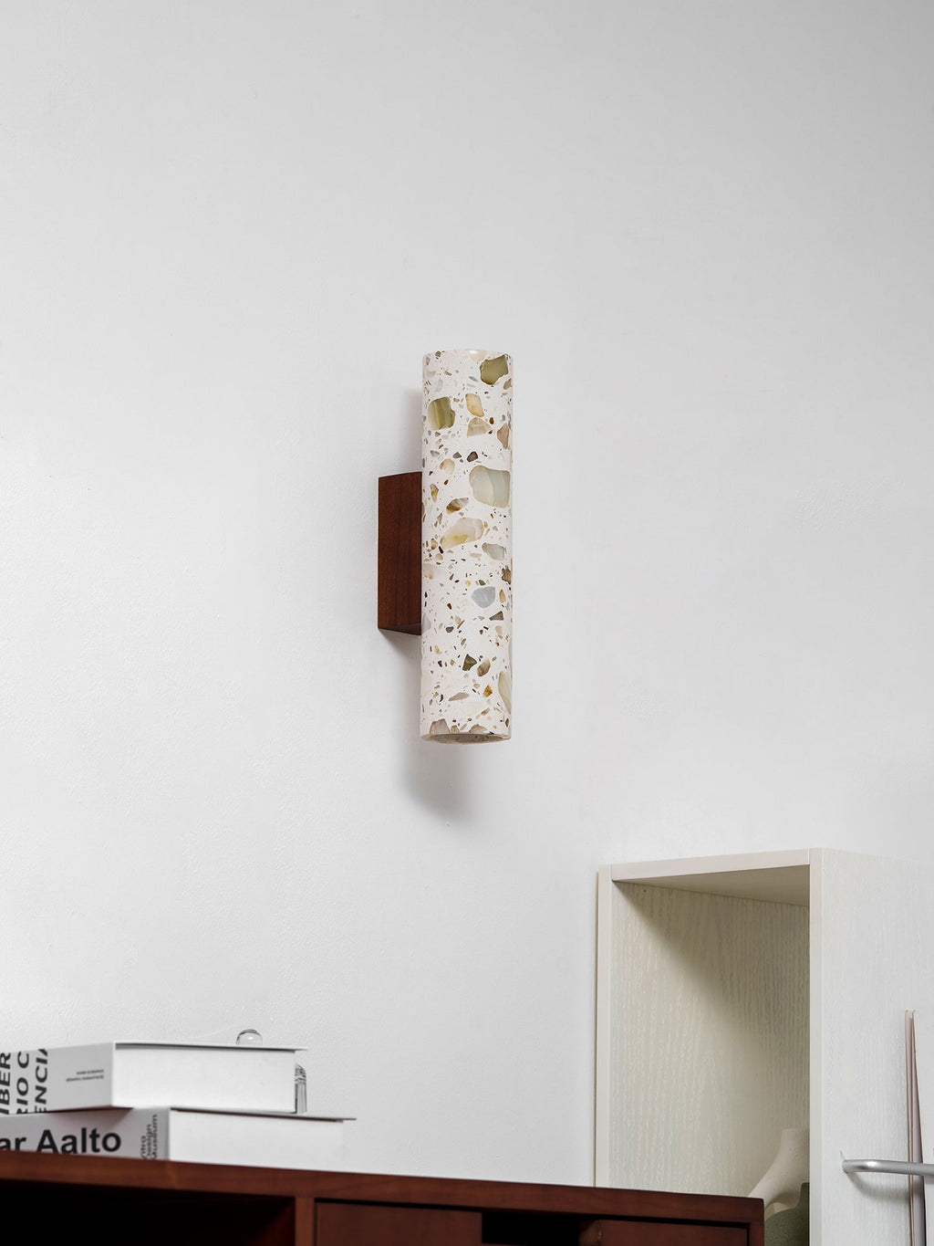 Lámparas de pared minimalistas con detalles artísticos