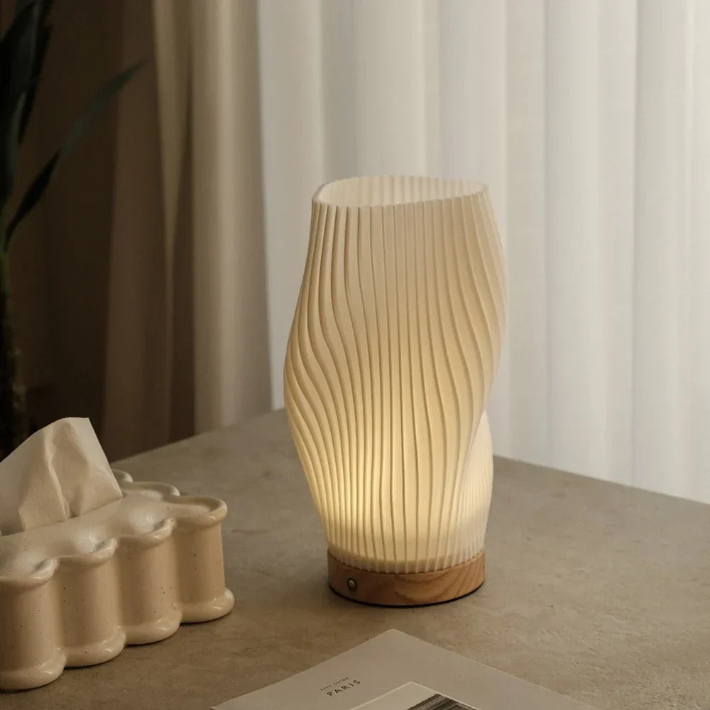 Lámpara de acento contemporánea con diseño de onda elegante y brillo ajustable
