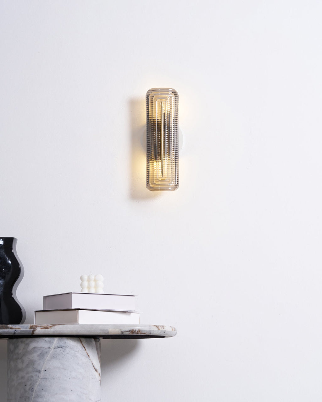 Lámparas de pared geométricas para interiores modernos