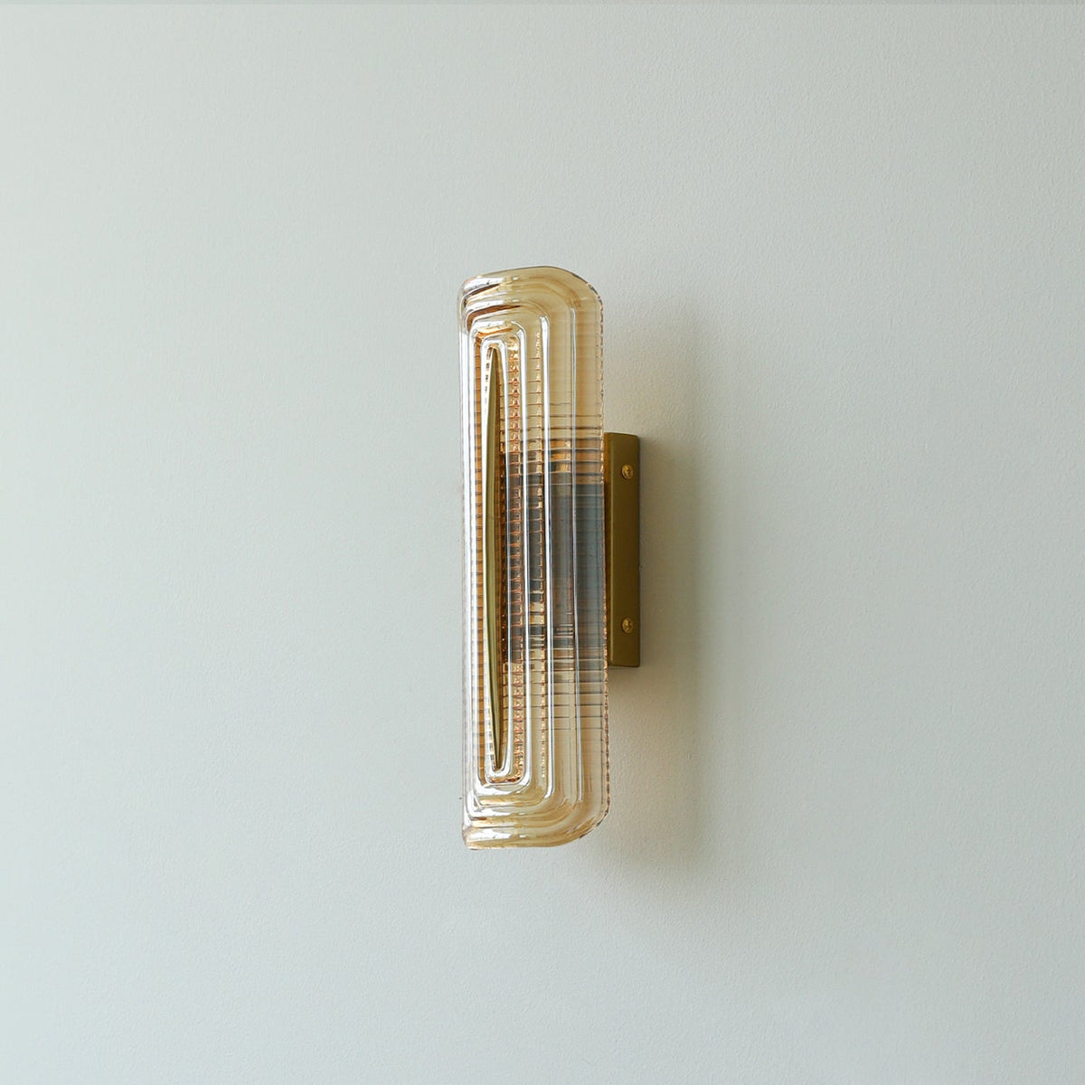 Lámparas de pared geométricas para interiores modernos
