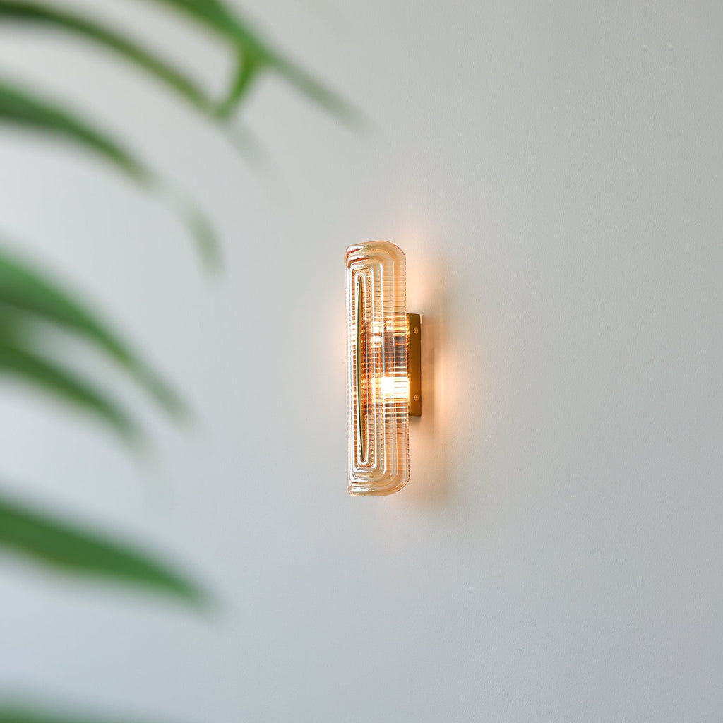 Lámparas de pared geométricas para interiores modernos