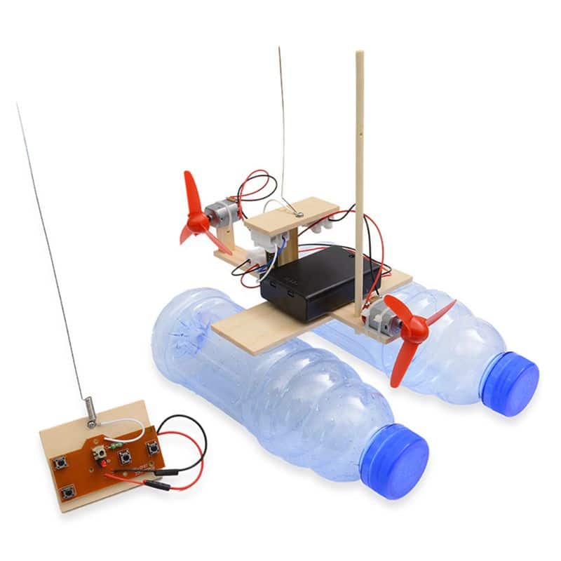 Wooden RC boat - product image 1