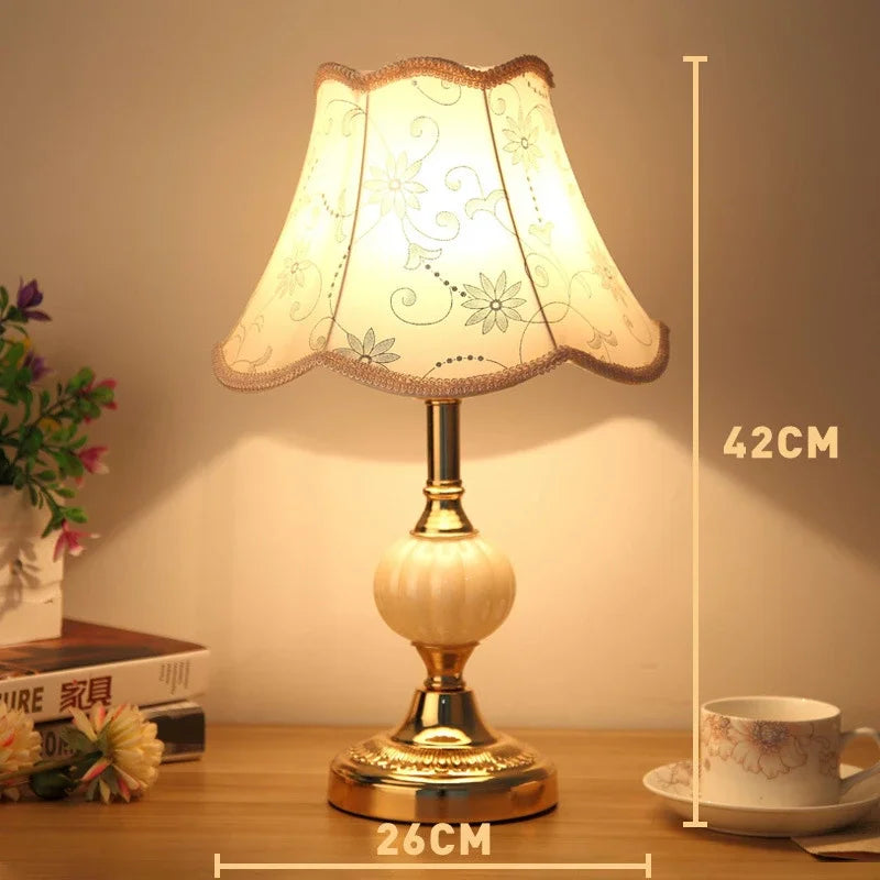 Lámpara de mesa estilo vintage con pantalla floral luz decorativa