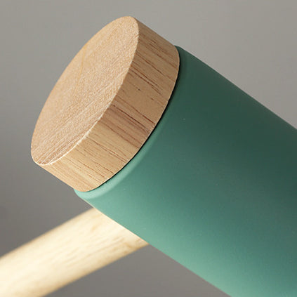 Lámpara de escritorio ajustable moderna con brazo articulado y luz direccional