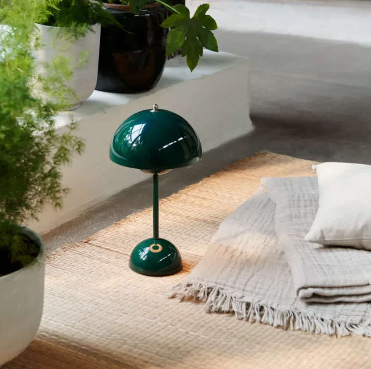 Lámpara de mesa Modern Touch con alimentación USB y brillo ajustable