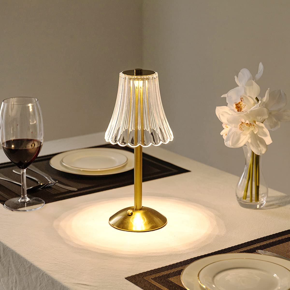 Lámpara de mesa de cristal decorativa con luz dorada para interiores modernos