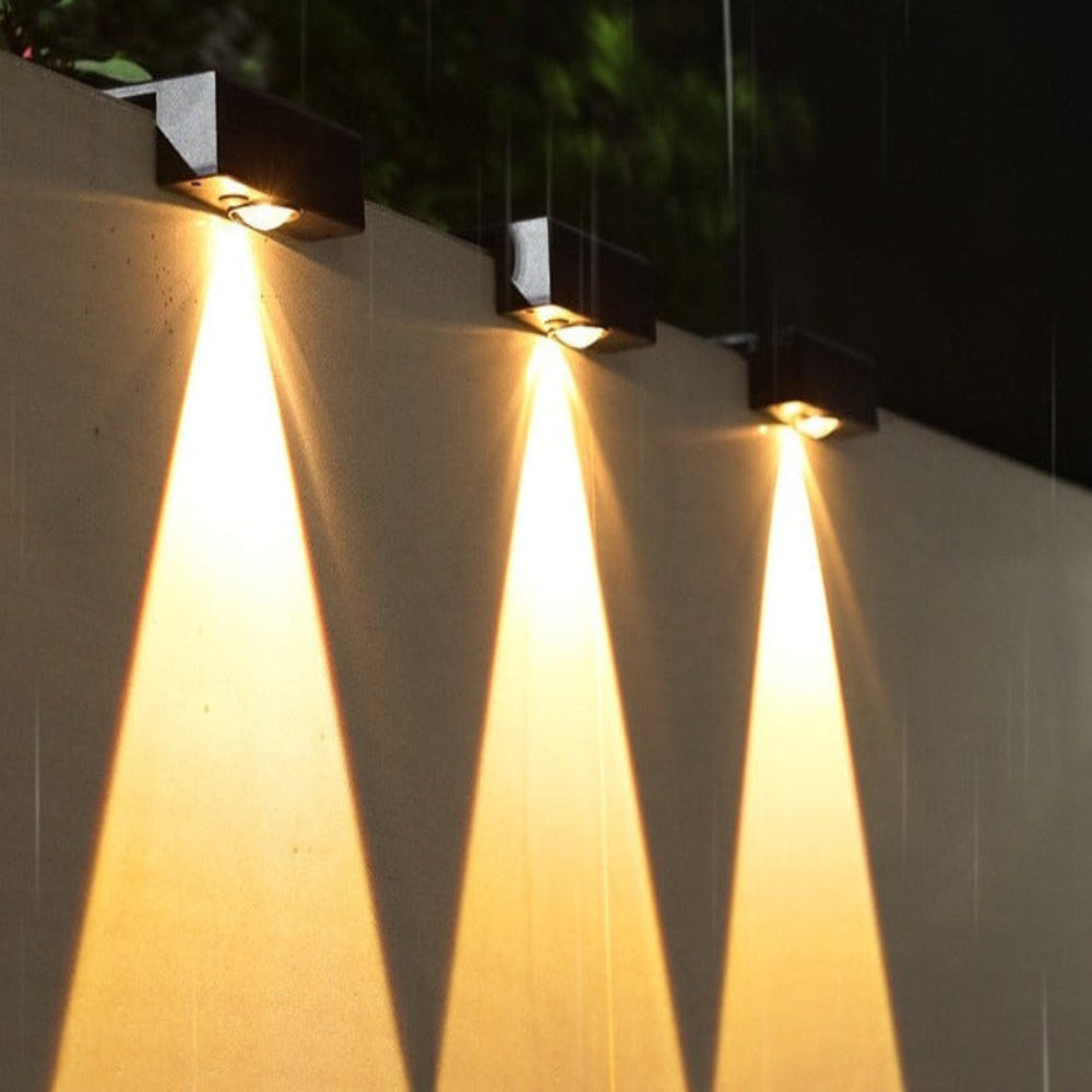 Luz solar de jardín exterior con iluminación LED para senderos y encendido automático