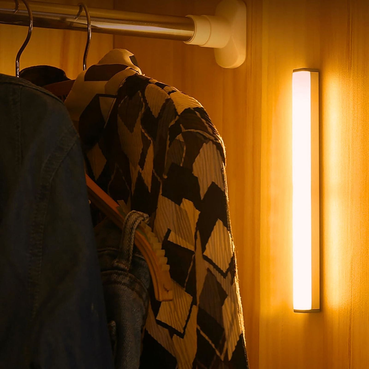 Luz nocturna LED automática de bajo consumo con diseño activado por movimiento