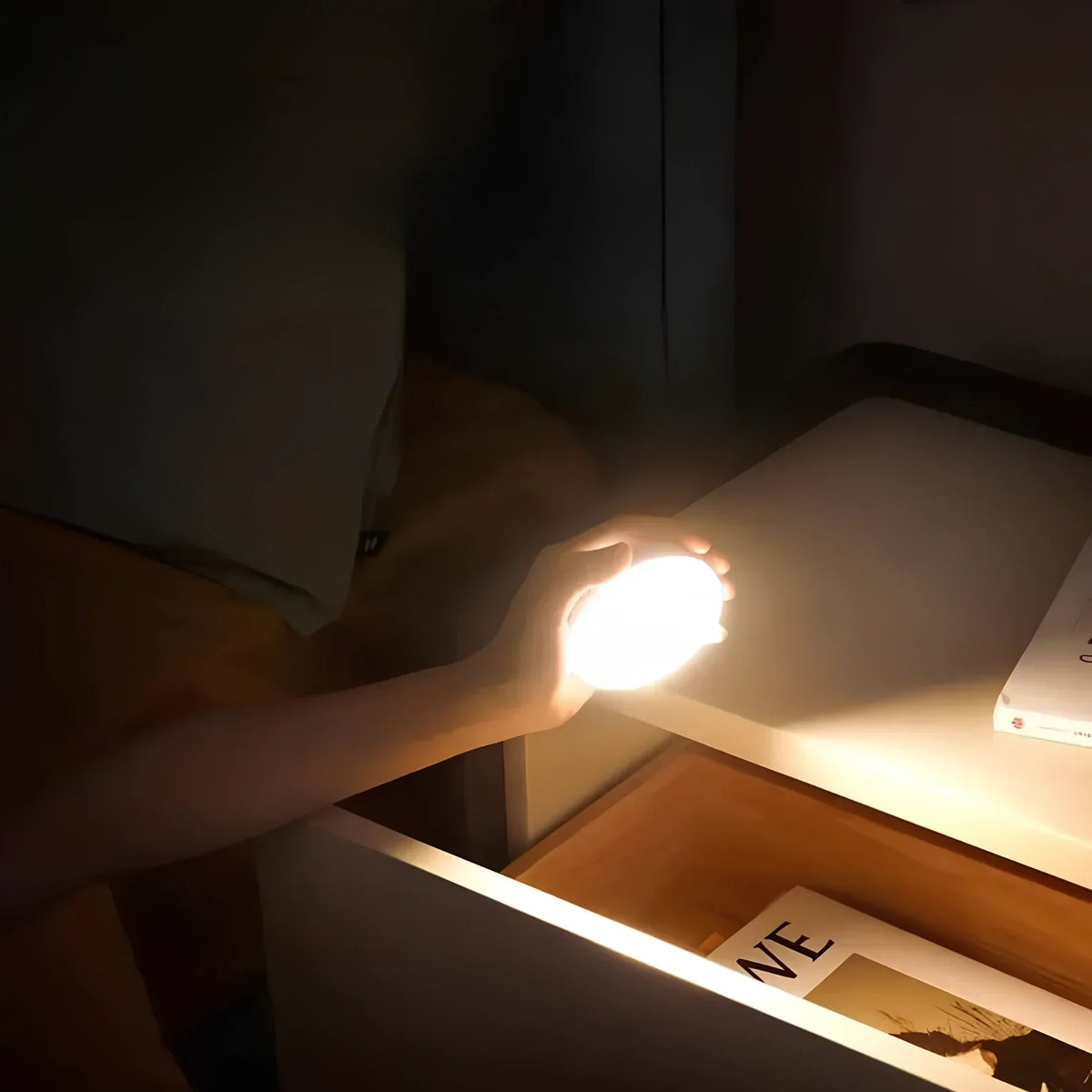 Luz de Iluminación Interior Compacta con Detección Automática de Movimiento