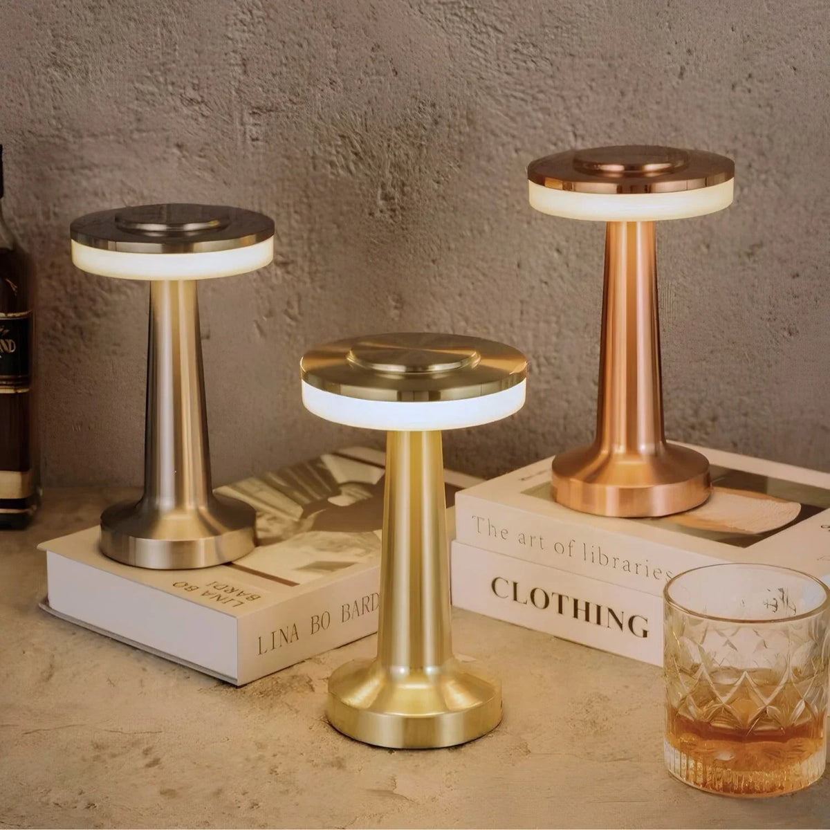 Lámpara de mesa portátil regulable con diseño retro elegante