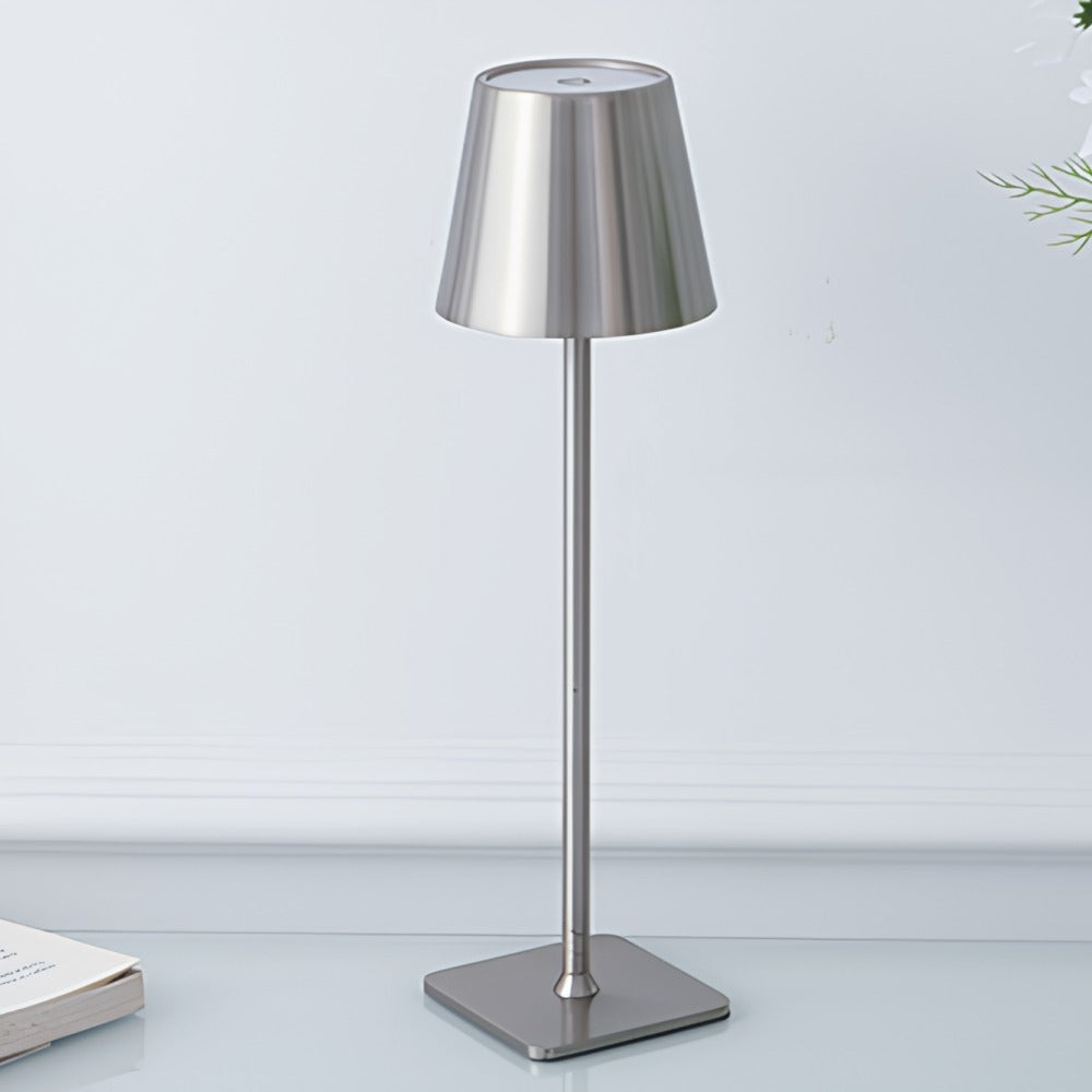 Lámpara de mesa alta regulable con control táctil y luz LED recargable