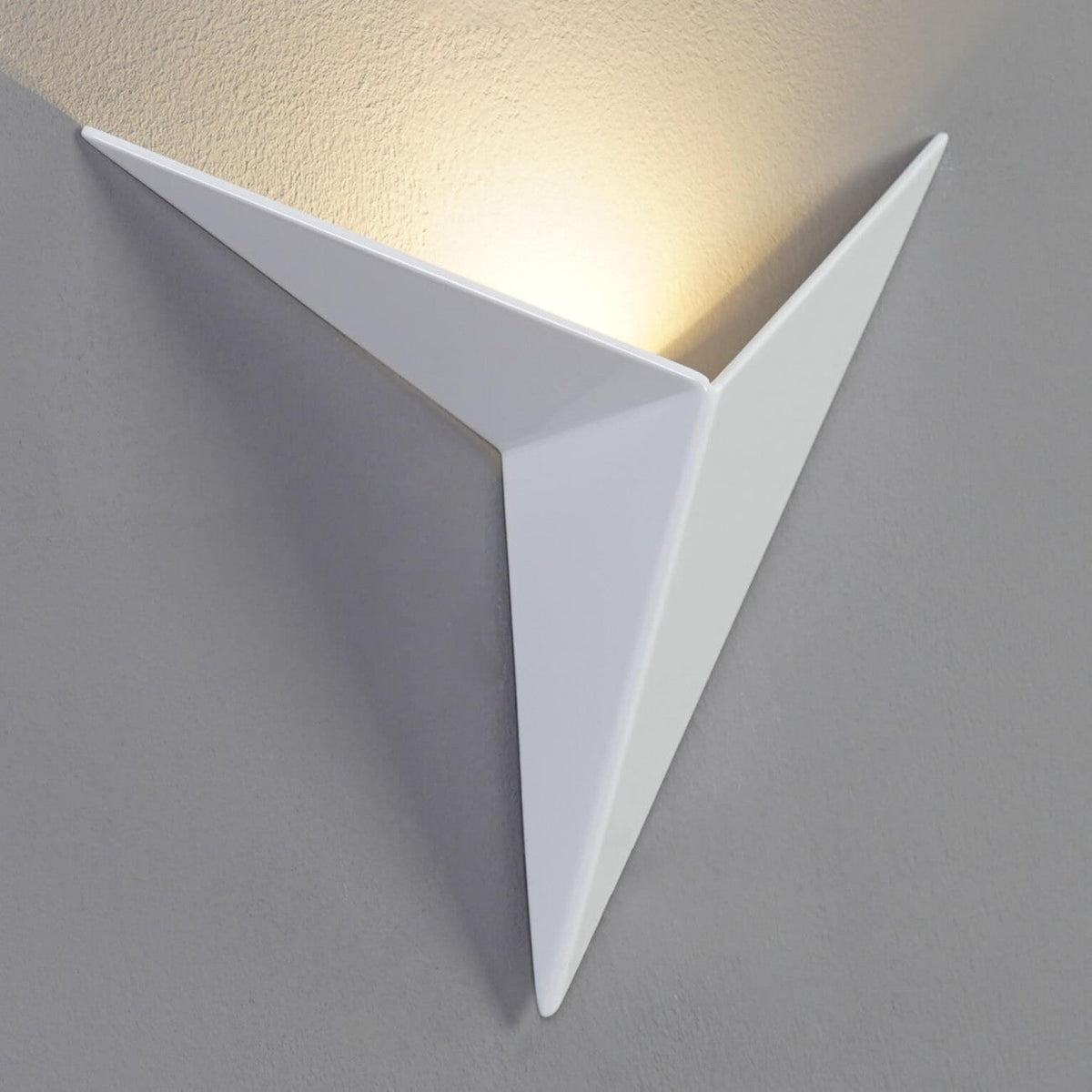 Lámparas de pared de lujo con diseño triangular elegante