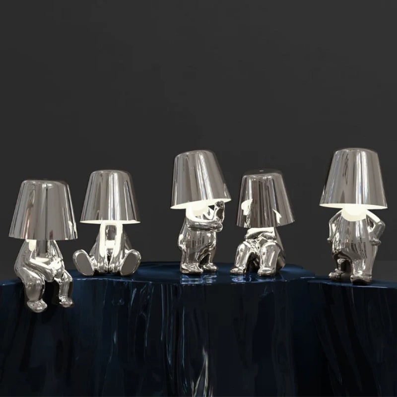 Lámpara de mesa LED inalámbrica recargable por USB, figura de metal en poses sentada y de pie, pensador