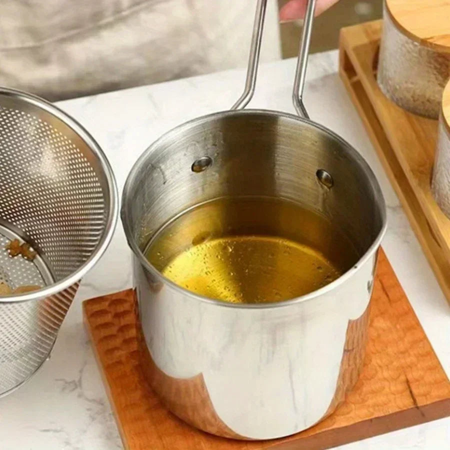 1200ML Deep Fryer Pot with Strainer - product image 1