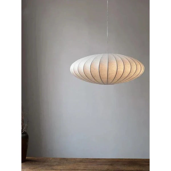 Lámpara colgante de tambor chapada en oro con pantalla de seda en forma de platillo y diseño moderno de mediados de siglo