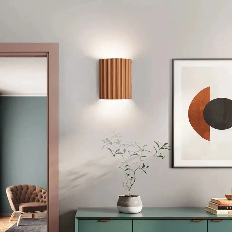 Lámpara de Pared Interior Moderna con Diseño Acanalado y Luz Direccional Arriba y Abajo