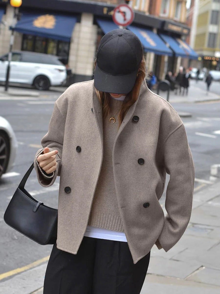Trendy, loose-fitting jacket with button closure for women - product image 3