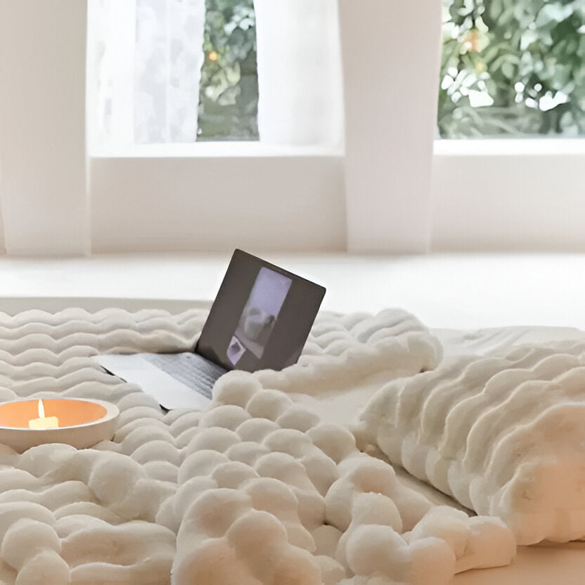 All-Season Blanket with Elegant Design - product detail 14