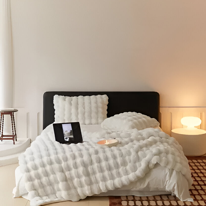 All-Season Blanket with Elegant Design - product detail 15