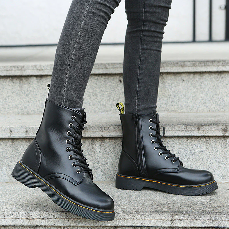 Comfortable boots with laces and a zipper - product image 2