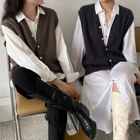 Casual knitted waistcoat with button placket - product image 5