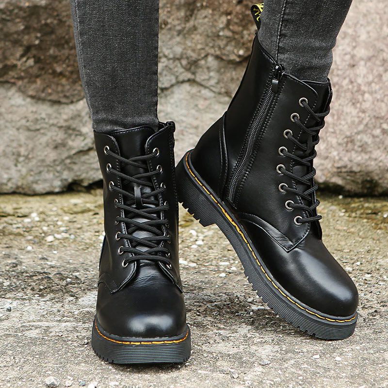 Comfortable boots with laces and a zipper - product image 1