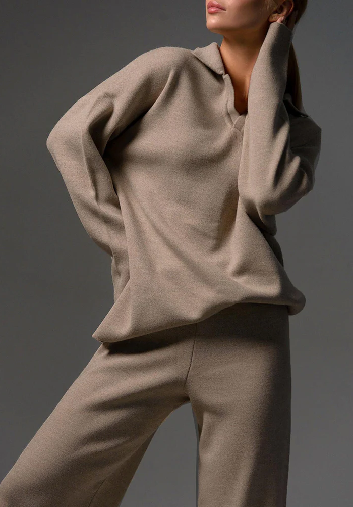 Comfortable women's pants set with an elegant design - product image 2