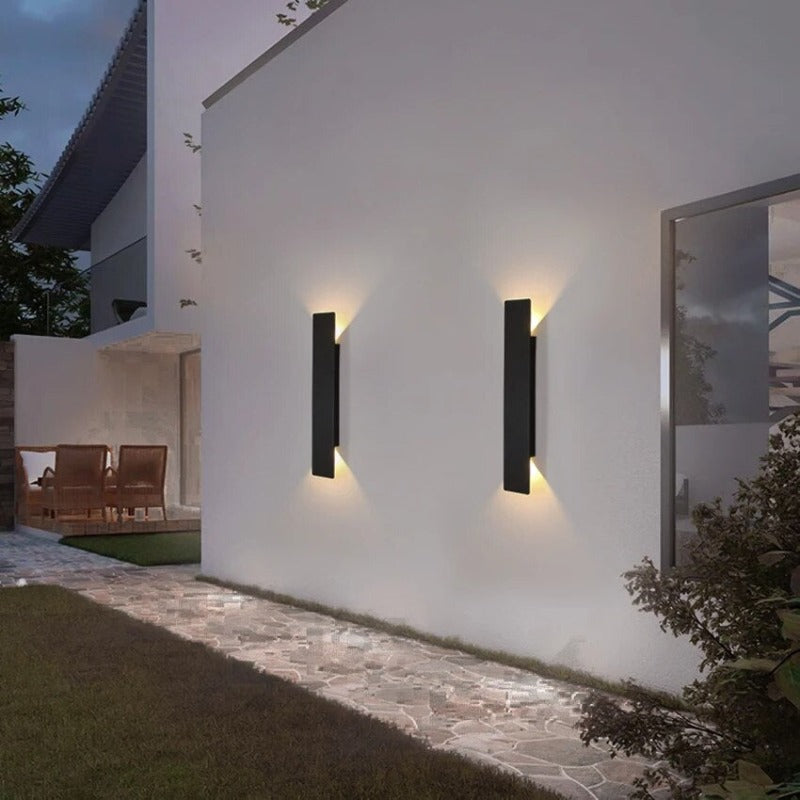 Luz de pared LED exterior elegante y moderna con iluminación hacia arriba y hacia abajo