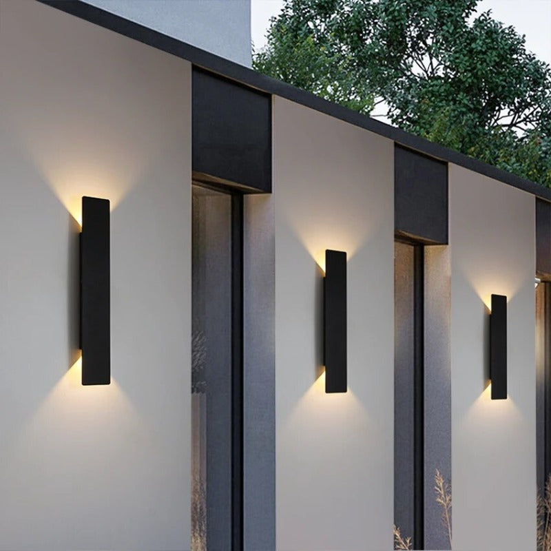 Luz de pared LED exterior elegante y moderna con iluminación hacia arriba y hacia abajo
