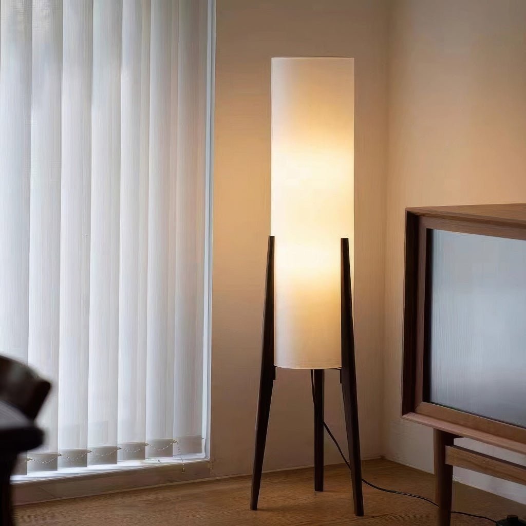 Lámpara de pie LED alta con trípode de madera, pantalla cilíndrica de tela y mesa auxiliar