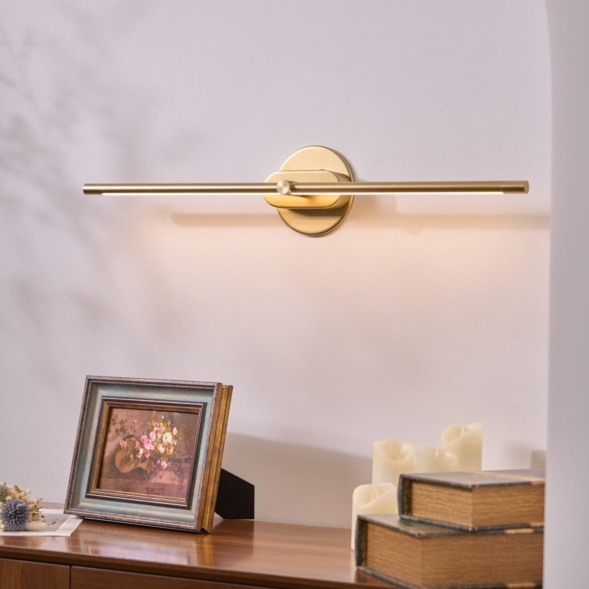 Aplique de pared moderno lineal a batería, con LED recargable inalámbrico y diseño minimalista