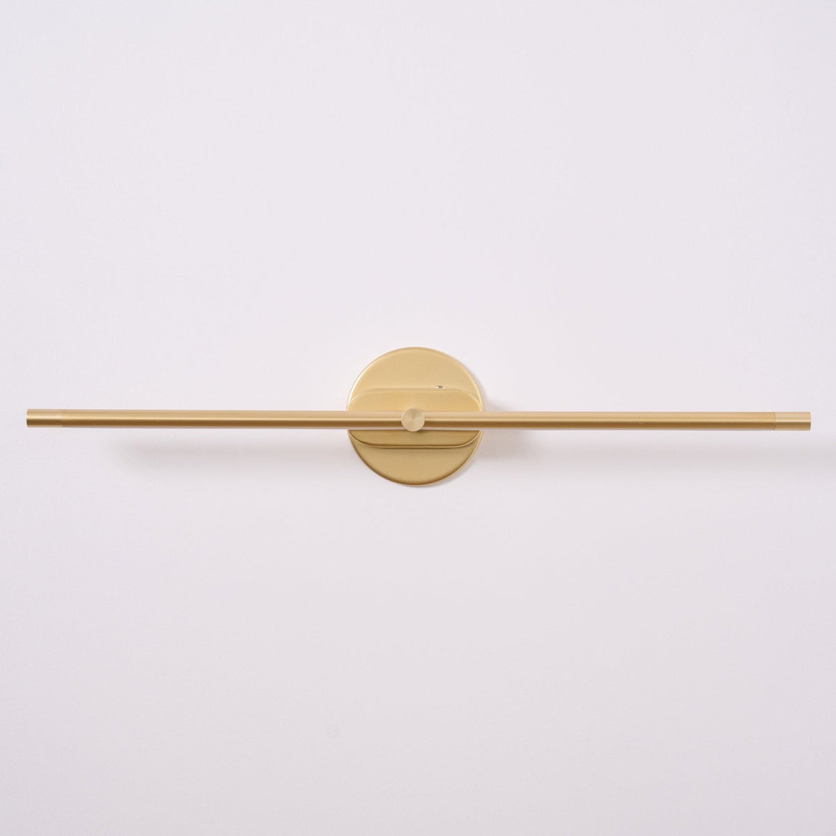Aplique de pared moderno lineal a batería, con LED recargable inalámbrico y diseño minimalista