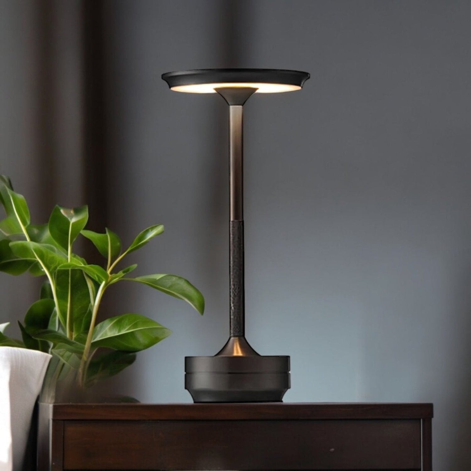 Cable-Free Rechargeable Modern Aura Table Lamp - product image 1