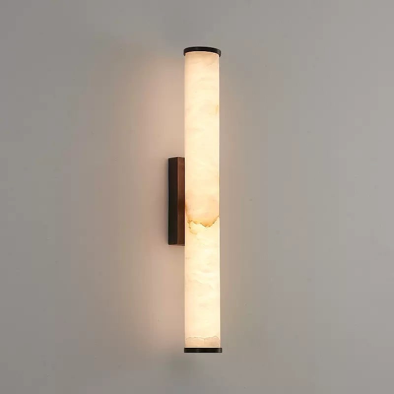 Aplique de pared moderno con pantalla cilíndrica de mármol y acabado de latón de montaje al ras, minimalista